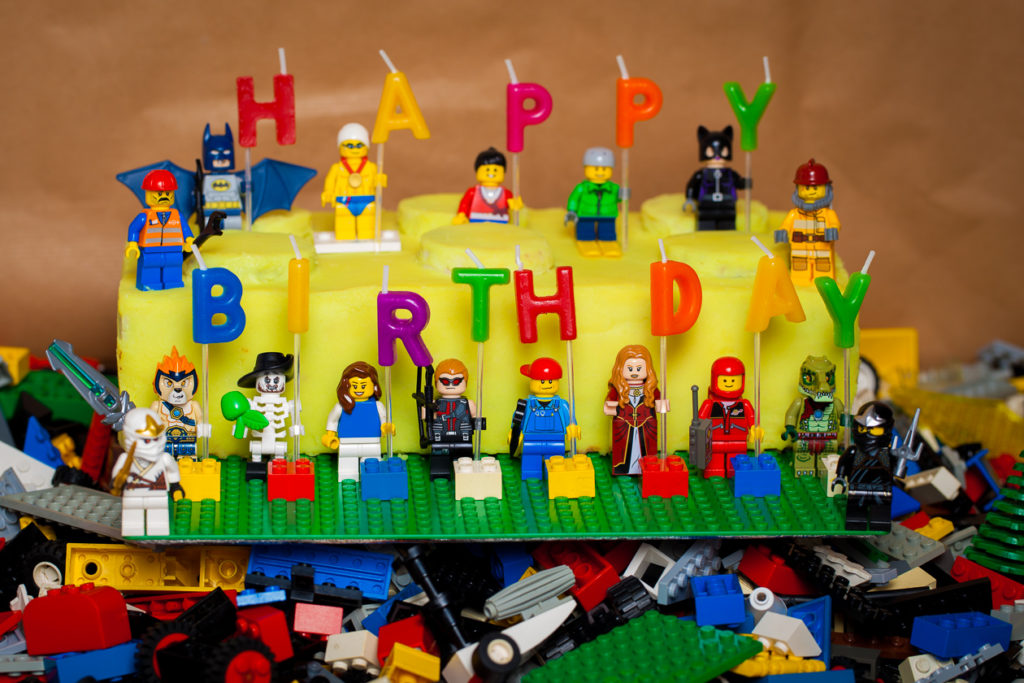 http://diycraftsfood.trulyhandpicked.com/wp-content/uploads/2016/05/HEMSLEYHEMSLEY-birthday-cake-lego-recipe-9924-1024x683.jpg