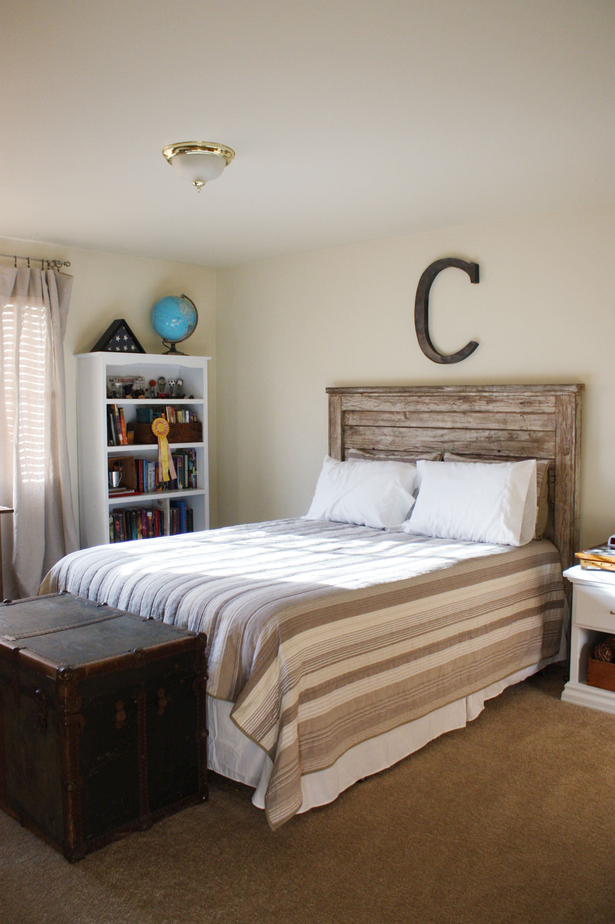 45 DIY Bedroom Headboard Ideas: Inexpensive & Creative Makeover Ideas