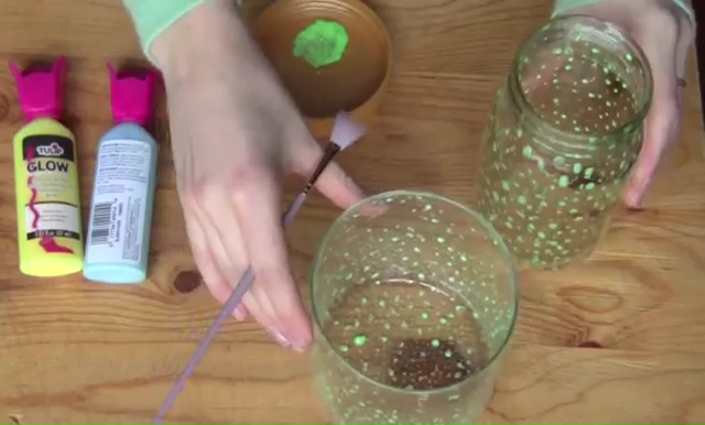 DIY Glow in Dark Storage Jar (8)