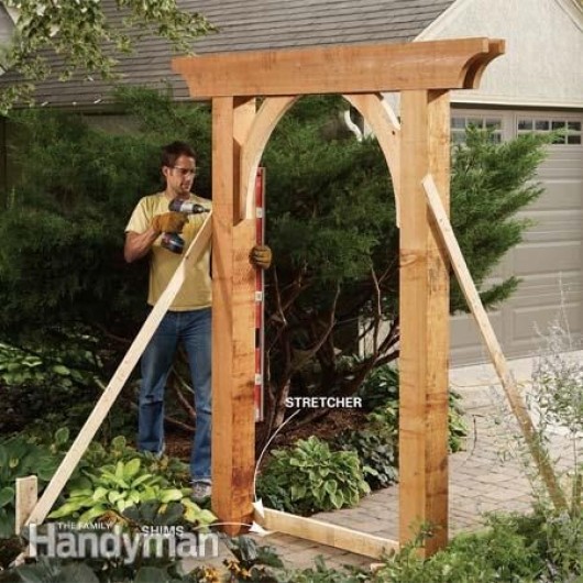 DIY Garden Ideas: Garden Arch and Bench Ideas for an Organized Backyard