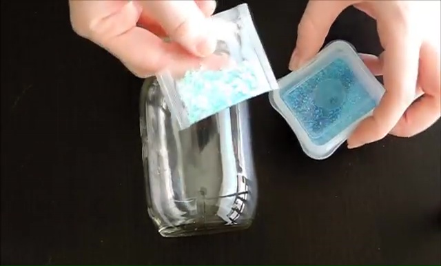 How to make a DIY Fairy Glow Jar (1)