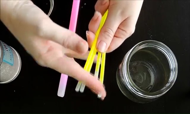 How to make a DIY Fairy Glow Jar (6)