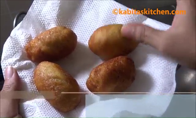 Potato Stuffed Bread Roll Recipe (31)