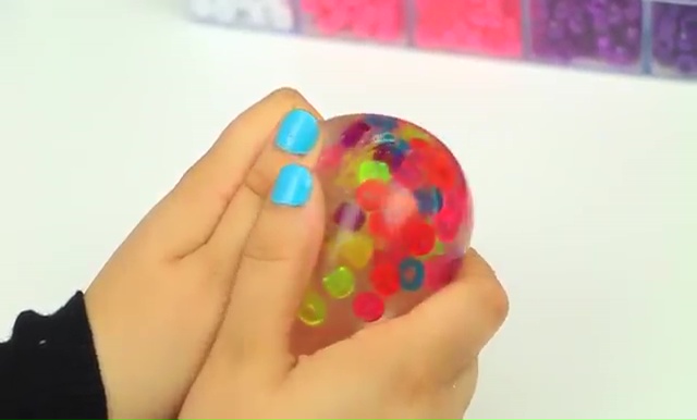 DIY Glitter Liquid Orbeez Stress Ball (3)