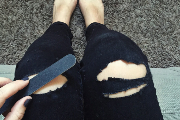 52 DIY Ripped Jeans How To Make Natural Looking Distressed Jeans