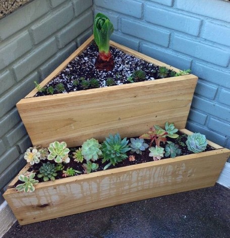 DIY recycled planter box