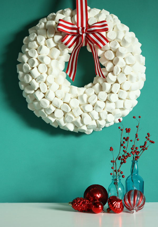 Warm &amp; Sweet Christmas Wreaths: #29 DIY Wreaths and Inspiration Ideas