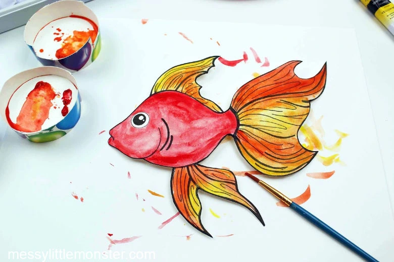 Sea Art with Free Template and Bright Watercolor_Fish Crafts
