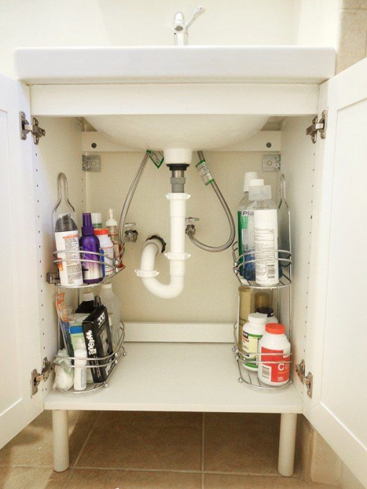 Ideas For Storage In Small Bathrooms : 20 Small Bathrooms With Creative Storage Ideas : Label each file with its contents to boost organization.