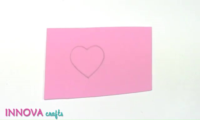DIY Glue Gun Crafts How to make a Heart Pendant (3)