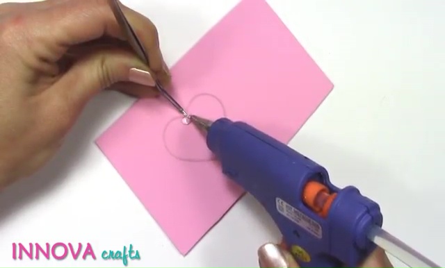 DIY Glue Gun Crafts How to make a Heart Pendant (6)