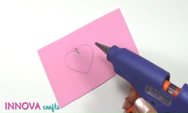 DIY Glue Gun Crafts How to make a Heart Pendant (7)