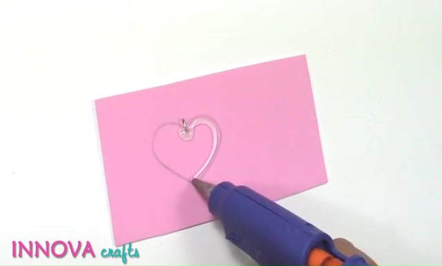 DIY Glue Gun Crafts How to make a Heart Pendant (8)