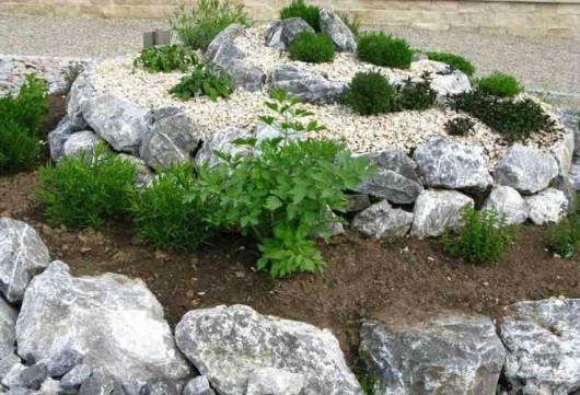 DIY Garden: 12 Rock Garden Ideas for an Exclusive View