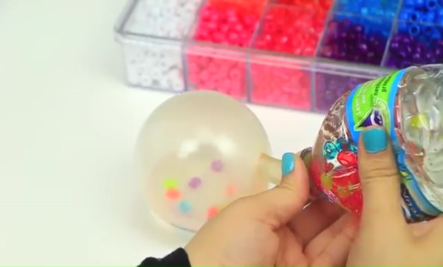 DIY Glitter Liquid Orbeez Stress Ball (18)