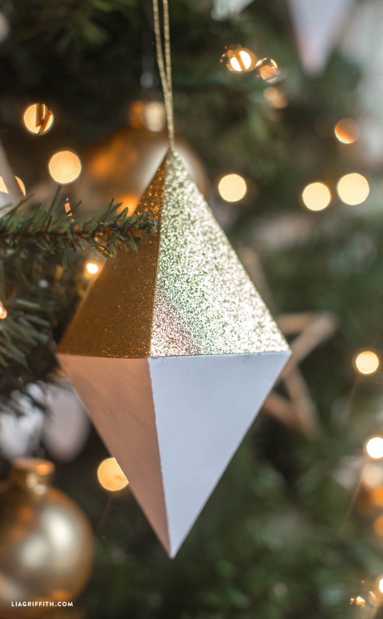 #35 DIY Christmas Ornament Ideas: Homemade Felt Wood &amp; Paper Ornaments